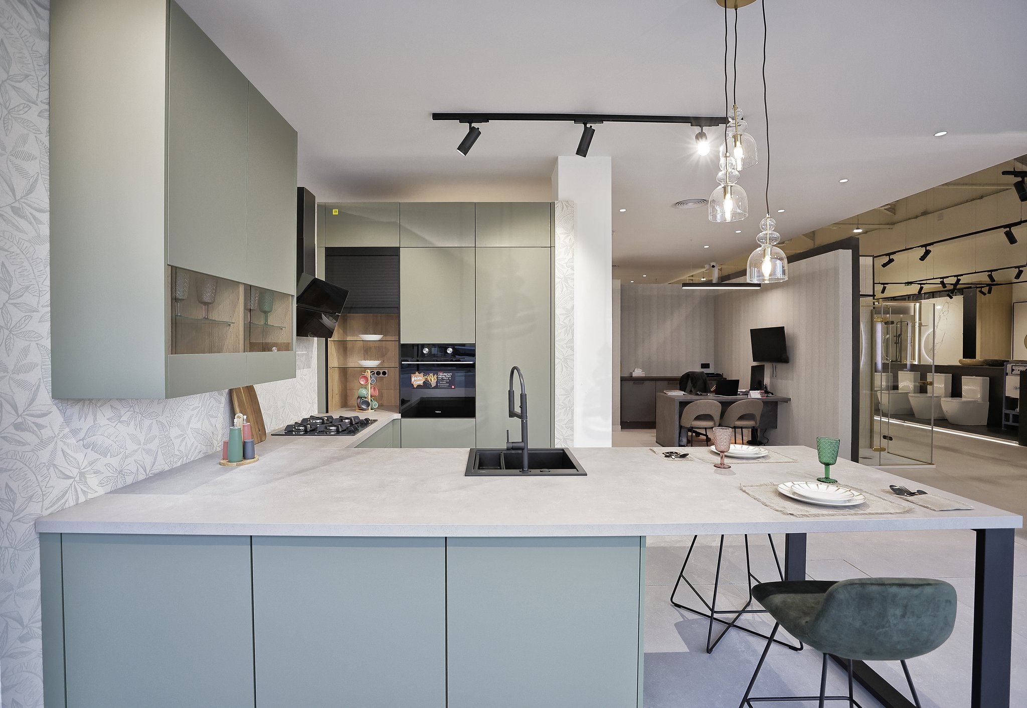 Pasillo del showroom con muestras de suelo